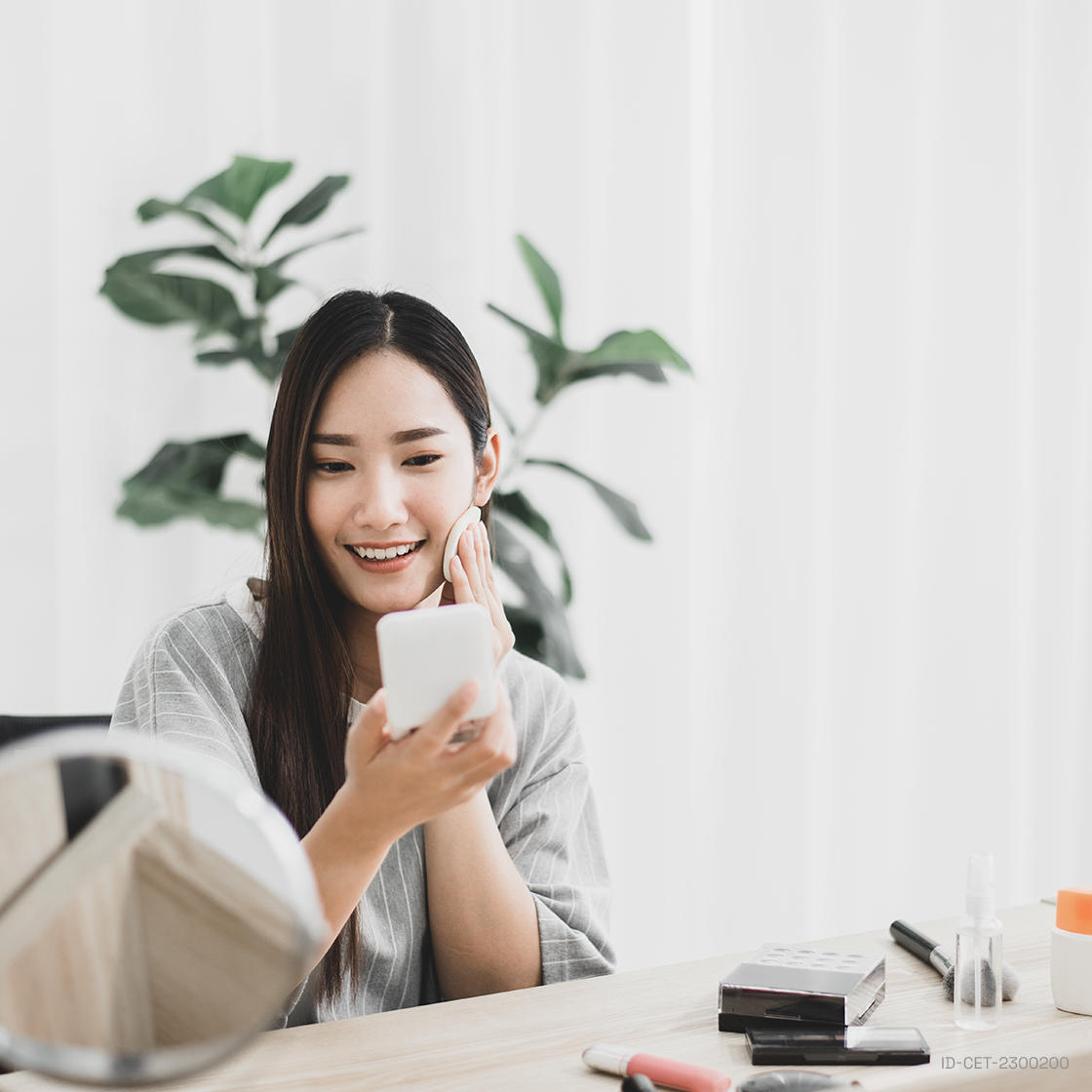 Kamu-Sibuk-dan-Suka-Pakai-Makeup